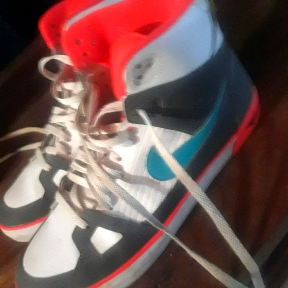 Retro throwbacks Nikes